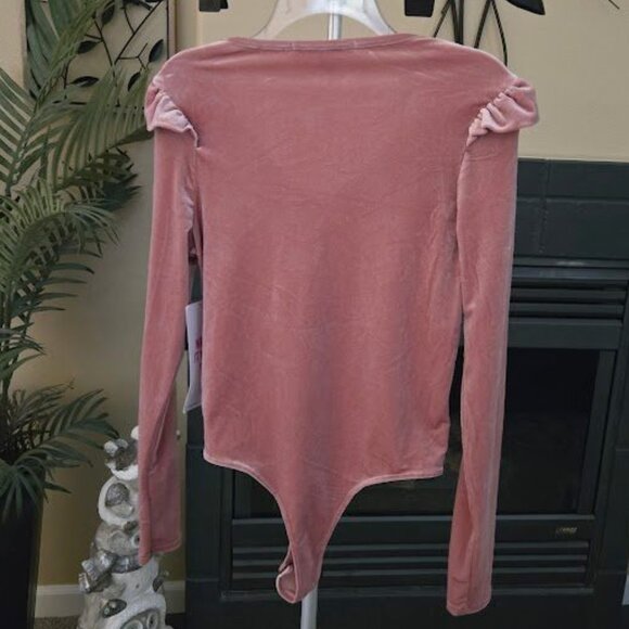 NWT Celebrity Pink velvet pink bodysuit sz medium - Picture 4 of 4